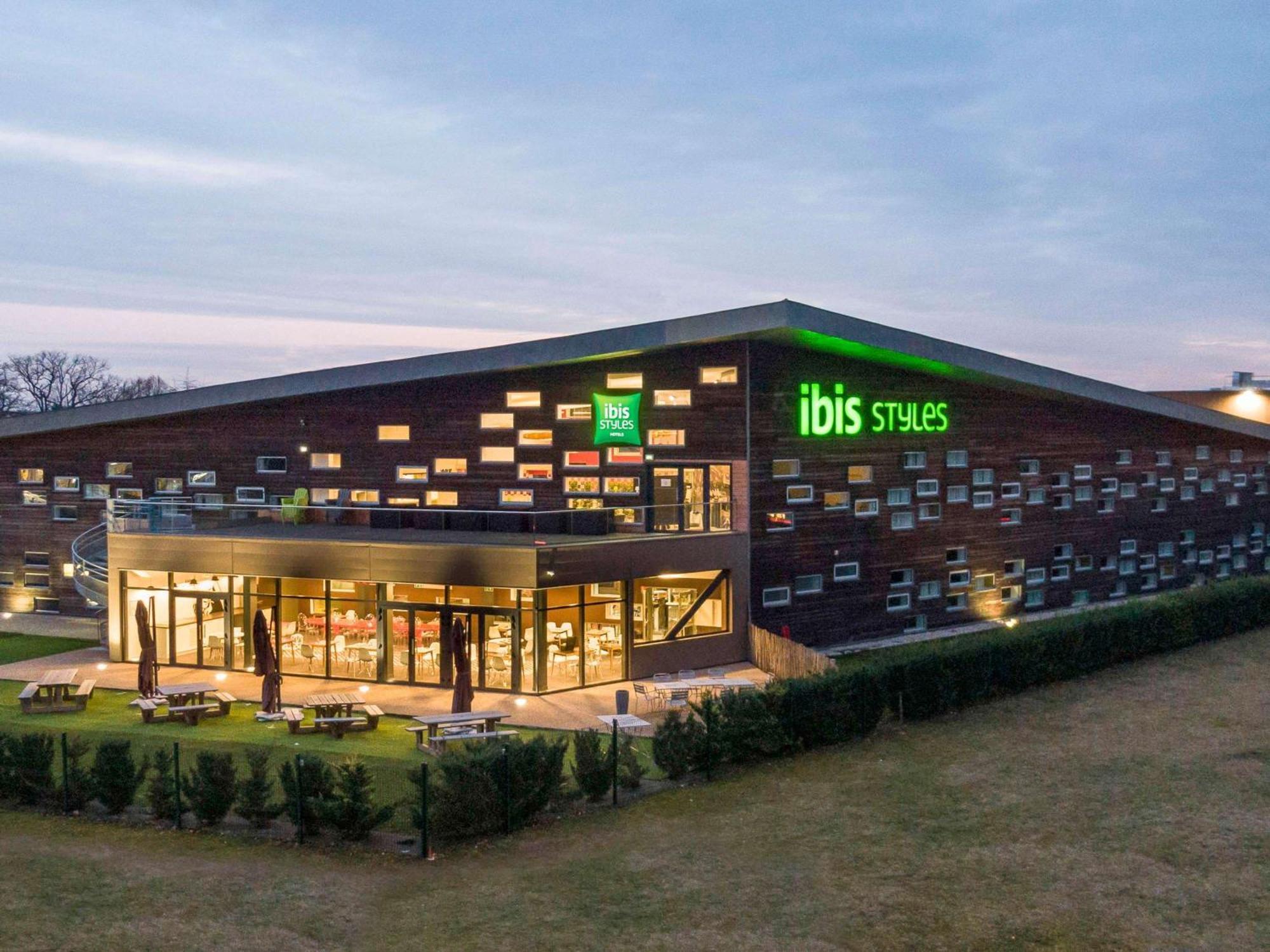 Ibis Styles Le Mans Sud Mulsanne Hotel Exterior photo